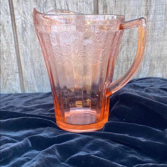 Vintage JEANNETTE GLASS CO. CHERRY BLOSSOM PINK DEPRESSION GLASS PITCHER Etched